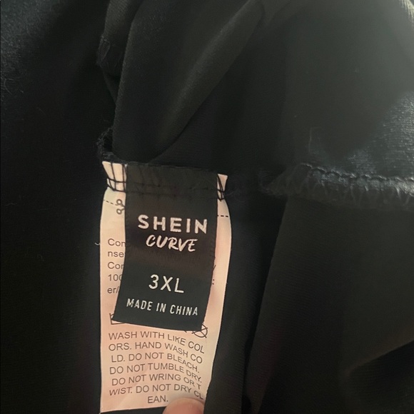 Elegant Black and Red Women's Dress Set - Picture 13 of 13